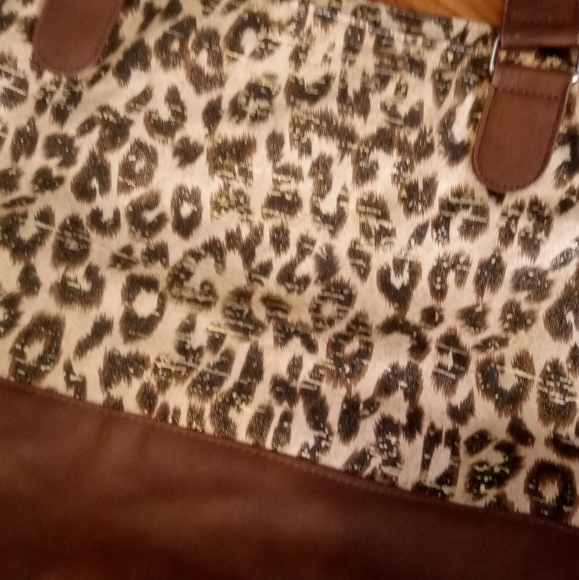Essentials purse - Picture 2 of 3